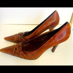 Bandolino Cognac Pointy-Toed Heels